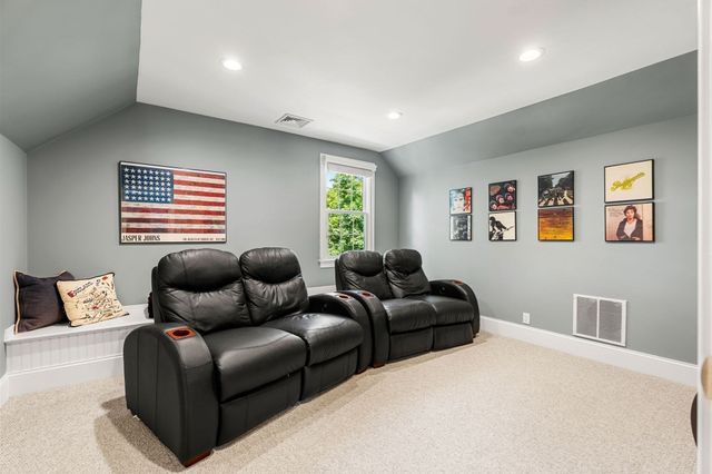 3 Macarthur Rd, Wellesley, MA 02482