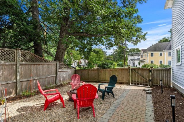 3 Macarthur Rd, Wellesley, MA 02482