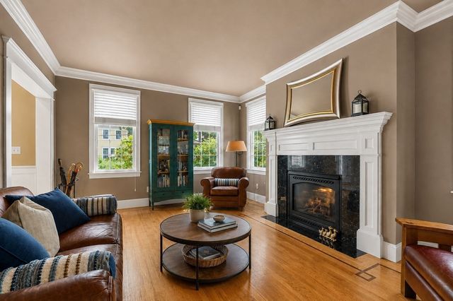 3 Macarthur Rd, Wellesley, MA 02482