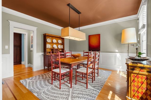 3 Macarthur Rd, Wellesley, MA 02482