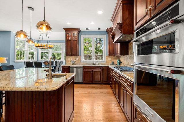 3 Macarthur Rd, Wellesley, MA 02482