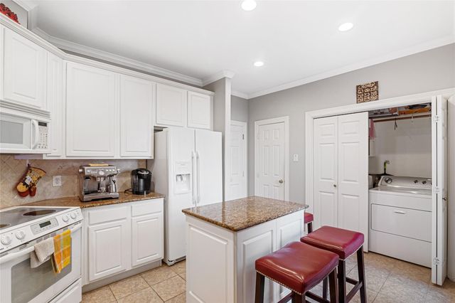 1014 Enclave Square N, Houston, TX 77077
