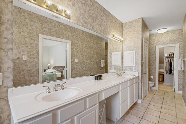 1014 Enclave Square N, Houston, TX 77077