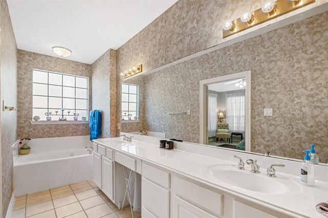 1014 Enclave Square N, Houston, TX 77077