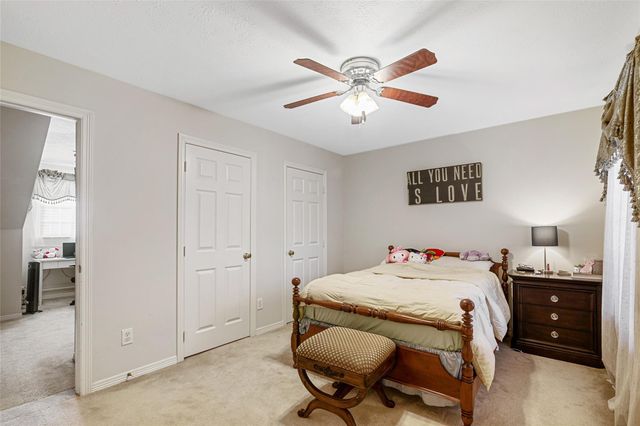1014 Enclave Square N, Houston, TX 77077