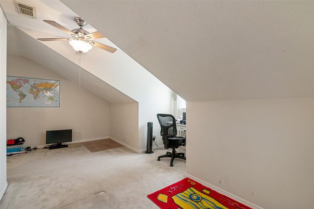 1014 Enclave Square N, Houston, TX 77077