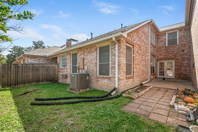 1014 Enclave Square N, Houston, TX 77077