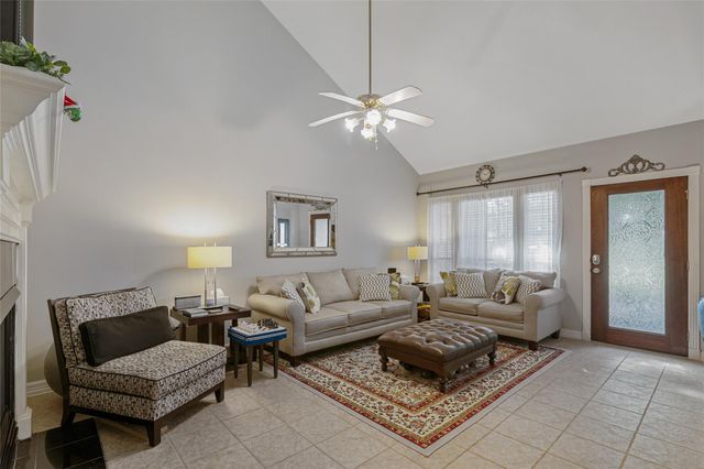 1014 Enclave Square N, Houston, TX 77077
