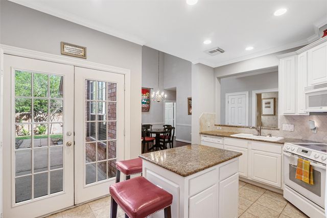 1014 Enclave Square N, Houston, TX 77077