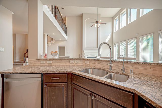 12604 Floral Park Lane, Pearland, TX 77584