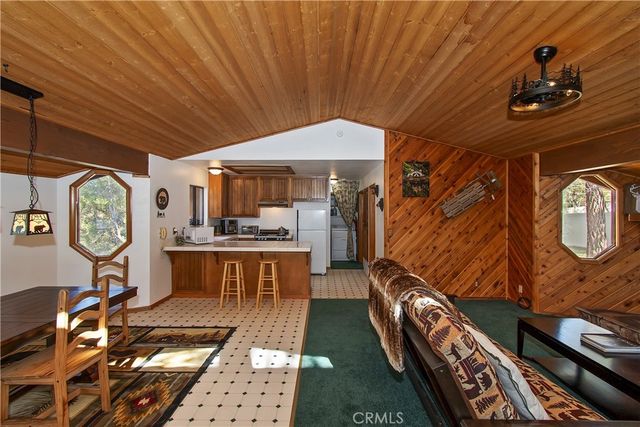 843 Victoria, Sugarloaf, CA 92386