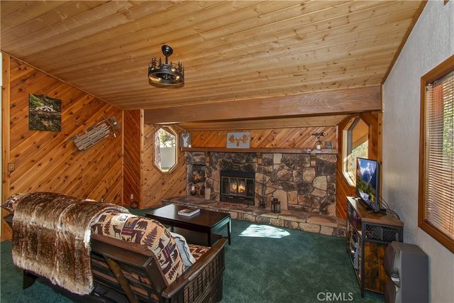 843 Victoria, Sugarloaf, CA 92386