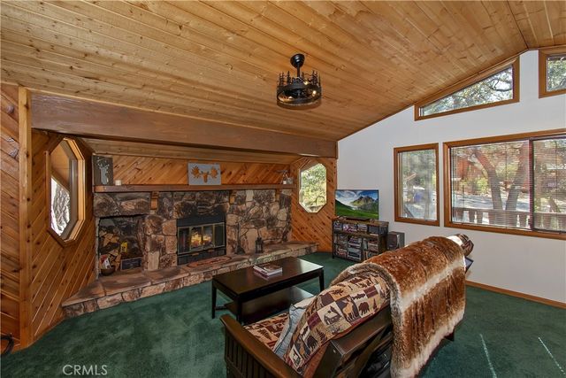 843 Victoria, Sugarloaf, CA 92386