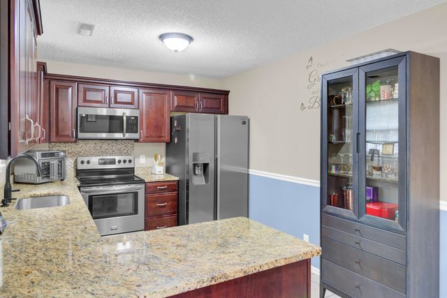 2212 N Sawmill Trace Lane, Charleston, SC 29420