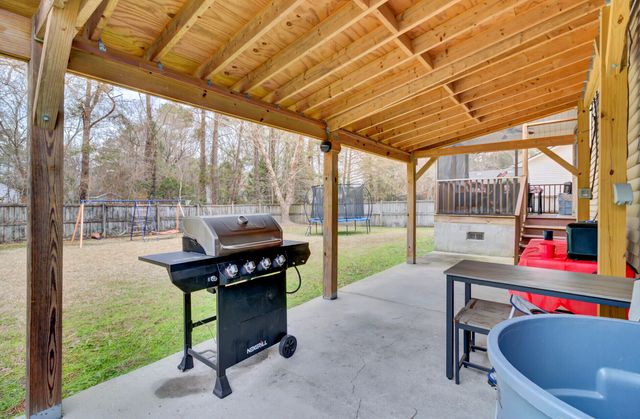 2212 N Sawmill Trace Lane, Charleston, SC 29420