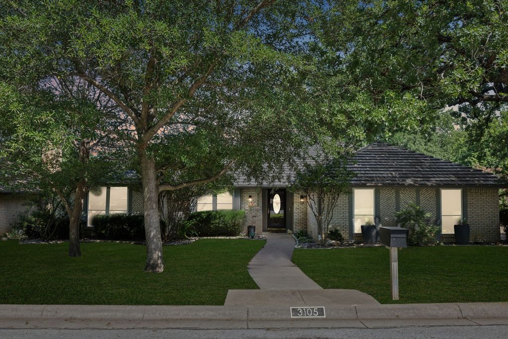 3105 Greenbrook Drive, Arlington, TX 76016