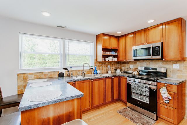 4340 Kolze Avenue, Schiller Park, IL 60176