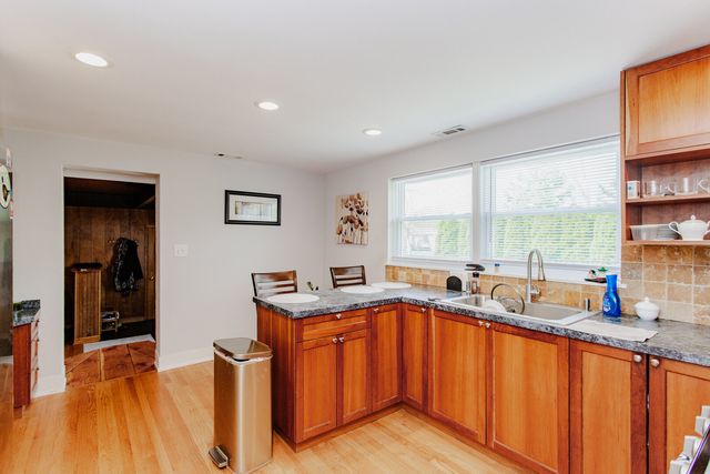 4340 Kolze Avenue, Schiller Park, IL 60176