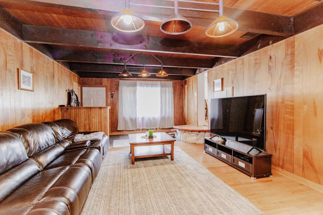 4340 Kolze Avenue, Schiller Park, IL 60176