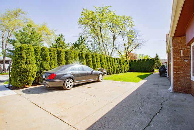 4340 Kolze Avenue, Schiller Park, IL 60176