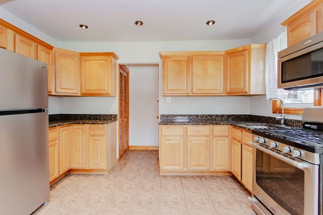 4340 Kolze Avenue, Schiller Park, IL 60176