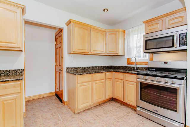 4340 Kolze Avenue, Schiller Park, IL 60176