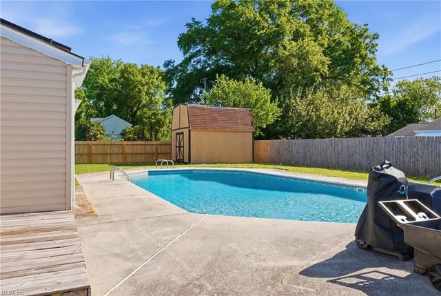 624 Cunningham RD, Virginia Beach, VA 23462