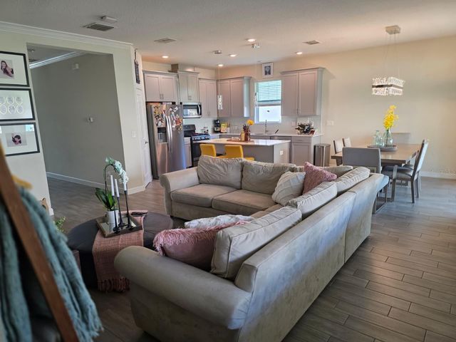 1211 DORA PARC LANE, Mount Dora, FL 32757