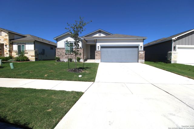 3713 Tripps, Seguin, TX 78155