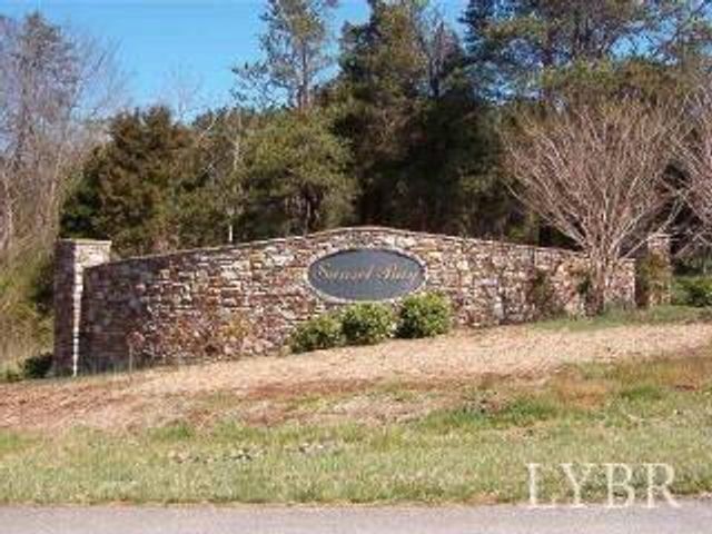 57 Sandy Court, Gretna, VA 24557