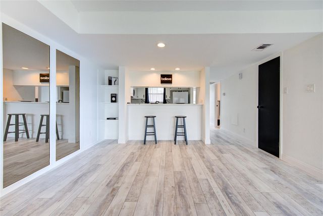 14777 Wunderlich Drive 1006, Houston, TX 77069