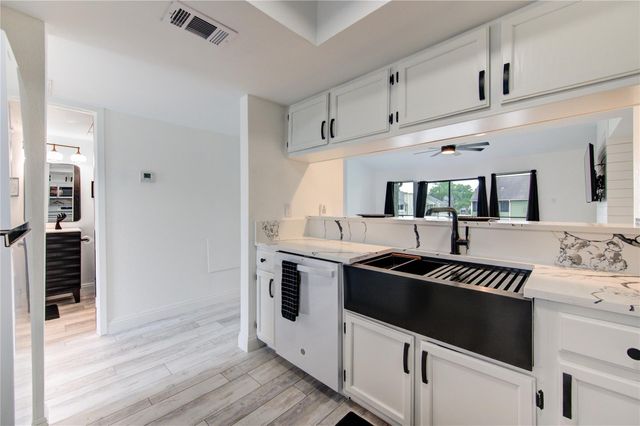 14777 Wunderlich Drive 1006, Houston, TX 77069