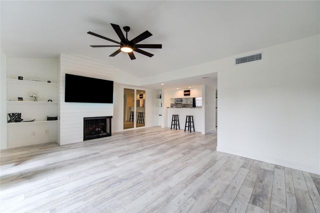 14777 Wunderlich Drive 1006, Houston, TX 77069