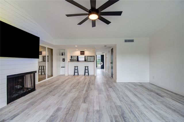 14777 Wunderlich Drive 1006, Houston, TX 77069