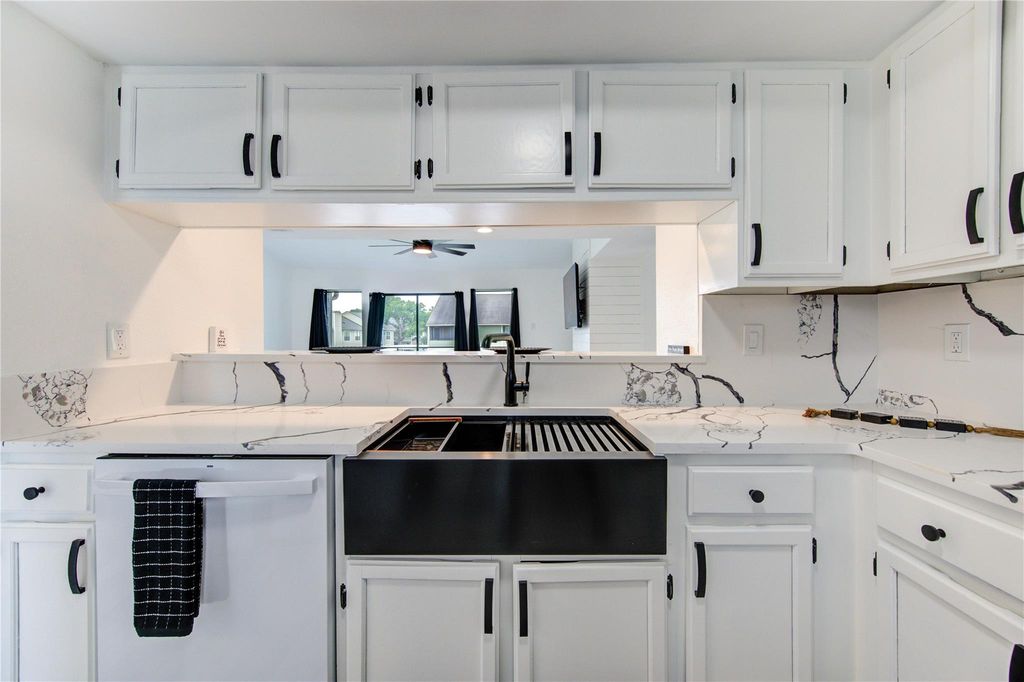14777 Wunderlich Drive 1006, Houston, TX 77069