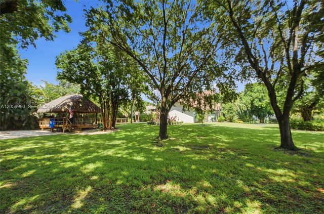 5011 Hawkhurst Avenue, Southwest Ranches, FL 33331