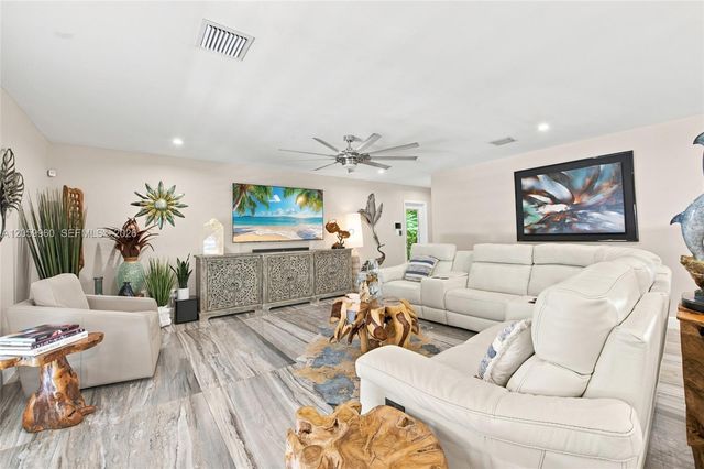 5011 Hawkhurst Avenue, Southwest Ranches, FL 33331