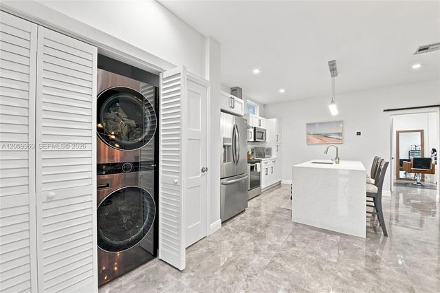 5011 Hawkhurst Avenue, Southwest Ranches, FL 33331