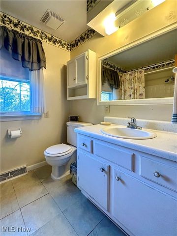 4651 Warwick Drive S, Canfield, OH 44406