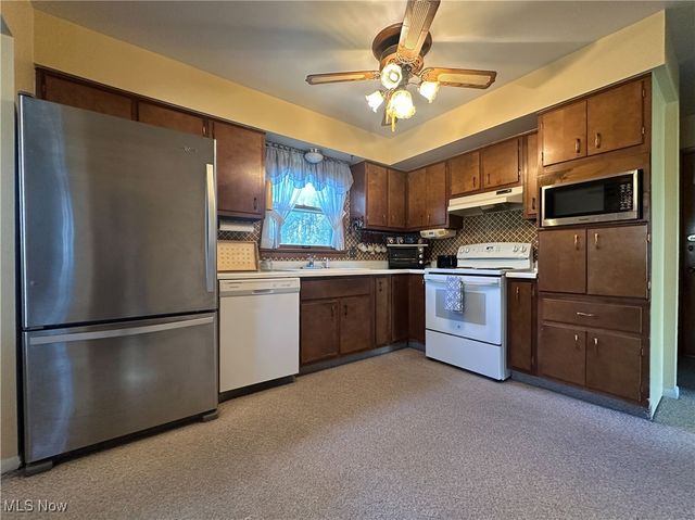 4651 Warwick Drive S, Canfield, OH 44406