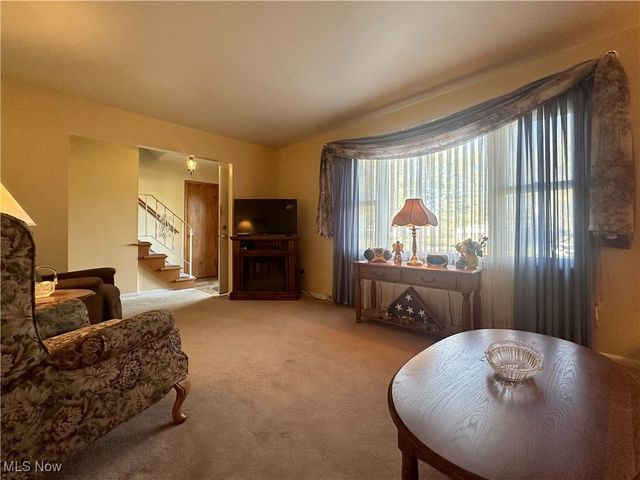 4651 Warwick Drive S, Canfield, OH 44406