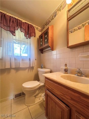 4651 Warwick Drive S, Canfield, OH 44406