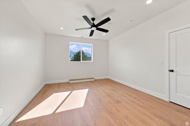 975 E OAK CREEK DR, Lehi, UT 84043