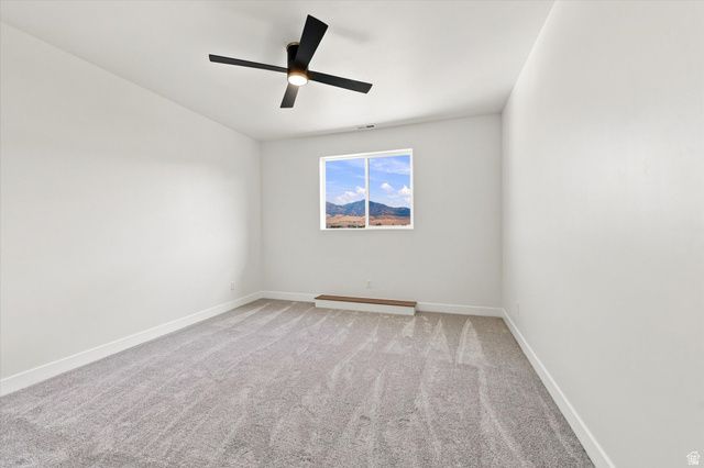 975 E OAK CREEK DR, Lehi, UT 84043