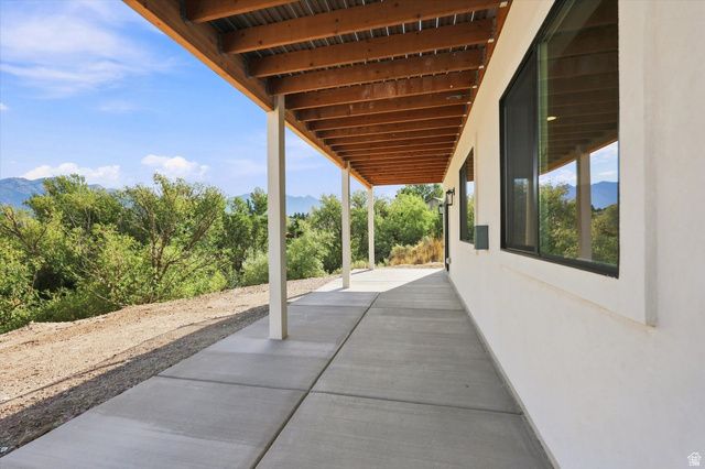 975 E OAK CREEK DR, Lehi, UT 84043