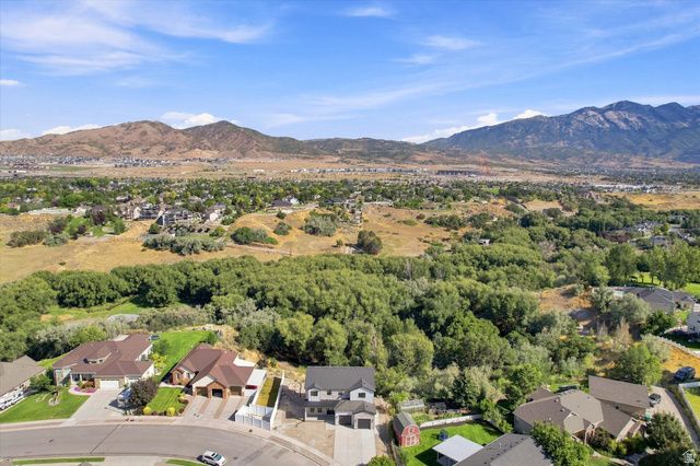 975 E OAK CREEK DR, Lehi, UT 84043