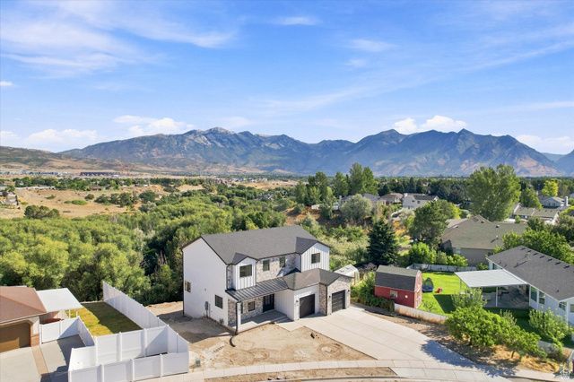 975 E OAK CREEK DR, Lehi, UT 84043