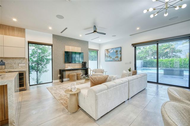 2613 Center Avenue, Fort Lauderdale, FL 33308