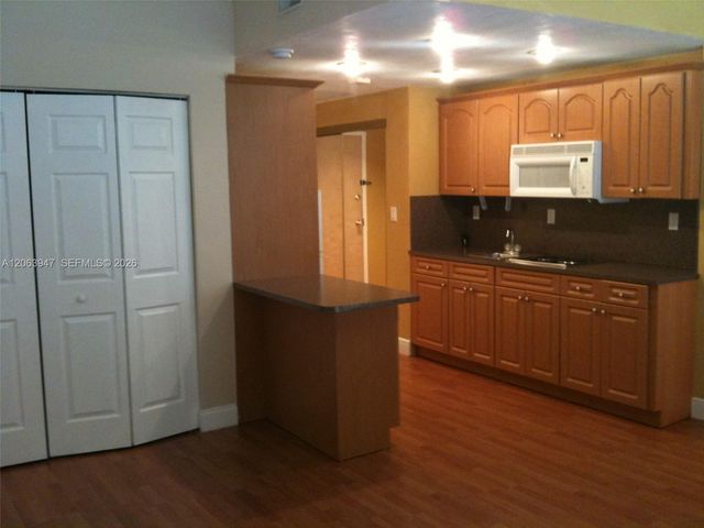 700 Biltmore Way 215, Coral Gables, FL 33134