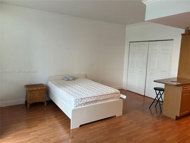 700 Biltmore Way 215, Coral Gables, FL 33134